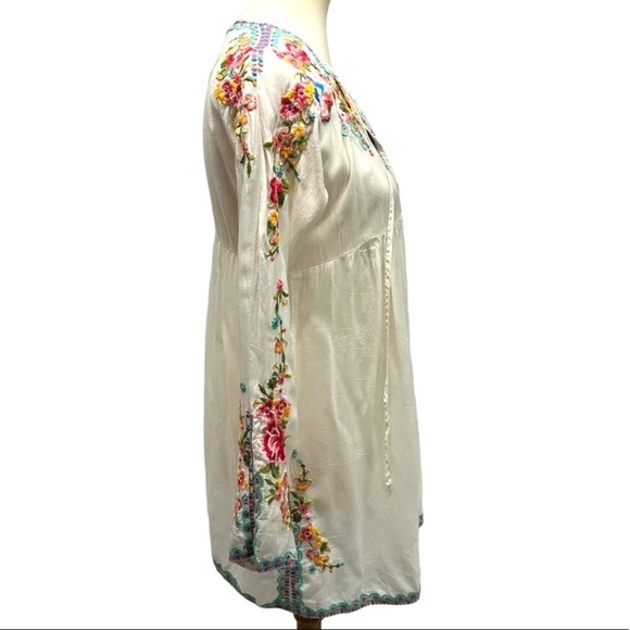 Johnny Was White Embroidered Floral Boho Peasant Top - Picture 6 of 10
